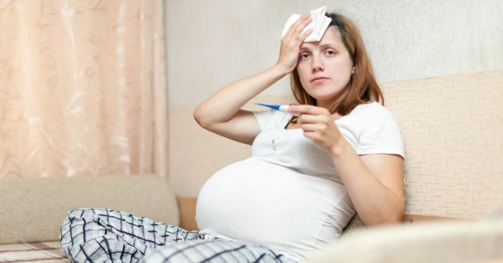 gynecology doctor in Indore diagnosing advanced conditions laparoscopic treatment for women