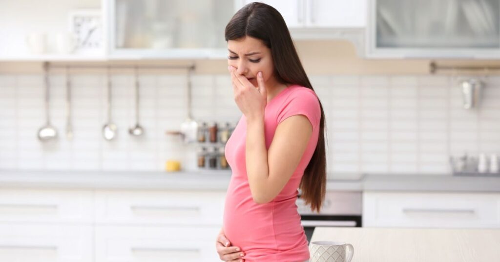 प्रेगनेंसी में उल्टी कितने महीने तक होती है gynecologist in indore सलाह pregnancy nausea duration symptoms care guidance